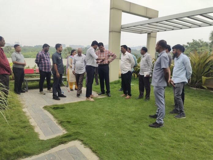 Hydra Commissioner Ranganad visited Kunta. Review with the authorities on the measures for rehabilitation of lameness. Examination of the ways of water reaching the pond from the surrounding areas.