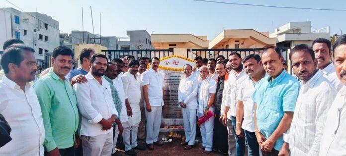 Road from Surya Nagar East to Padmalaya Nagar Colony.. Allocation of funds of crore forty lakhs.. MLA Sudhir Reddy, Corporator Kallem Navajeevan Reddy participated in the program.