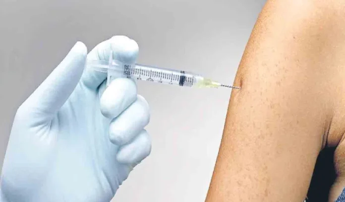Russia developed mRNA vaccine. Free for people from next year!