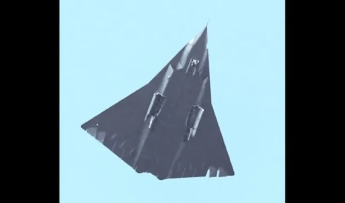 A new weapon has entered the market in China. It seems that the country has tested the 6th generation stealth fighter jet today.