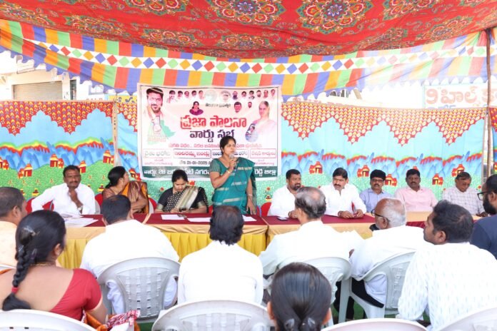 The participating mayor CH. Parijata Narsimha Reddy, Commissioner P. Saraswati..