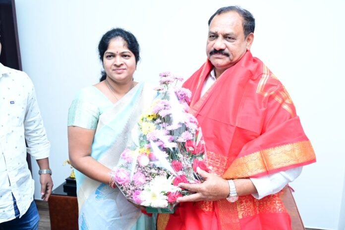 Happy new year TPCC General Secretary, Mayor paid a courtesy call on Telangana State Congress Party President