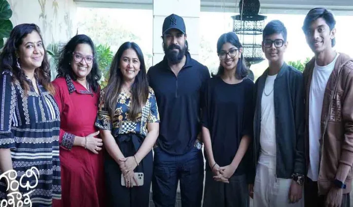 Tollywood's top director Sukumar's daughter Sukriti Veni Bundreddy in the lead role, the film Gandhi Tata Chettu ..
