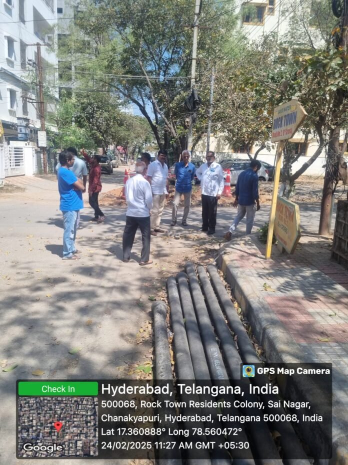 The request of the colony residents to build a new junction.. Vanasthalipuram GM Srinivas Reddy responded positively