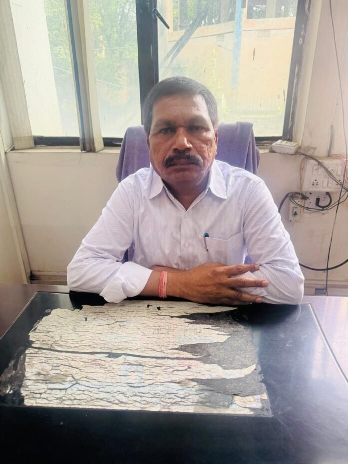 Officials Attacked While Taking Rs. 4 Lakh Bribe..