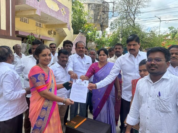 Former Mayor Chigirintha Parijatha Narasimha Reddy participated in the program..