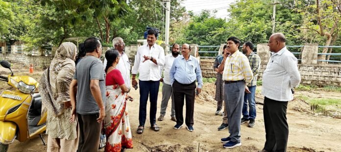 Local Corporator Moddu Lachi Reddy supervised the work along with the officials..
