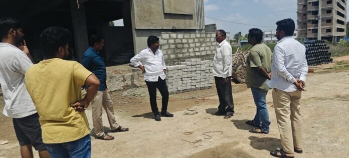Corporator Kallem Navajeevan Reddy participated in the inspection program..