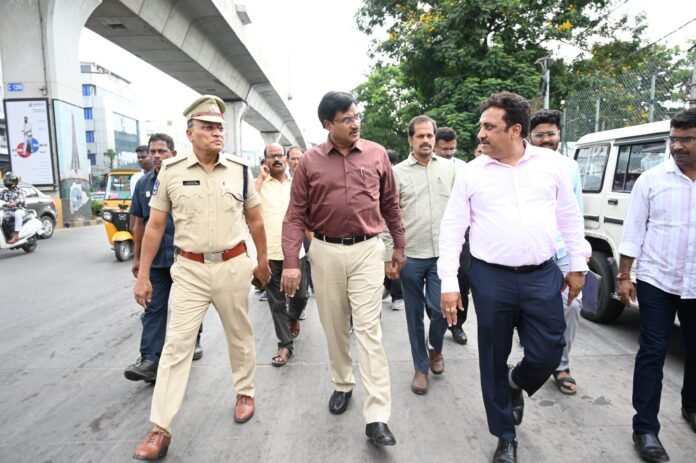 In this context, Commissioner R.V. who inspected the bus stops. Karnan..