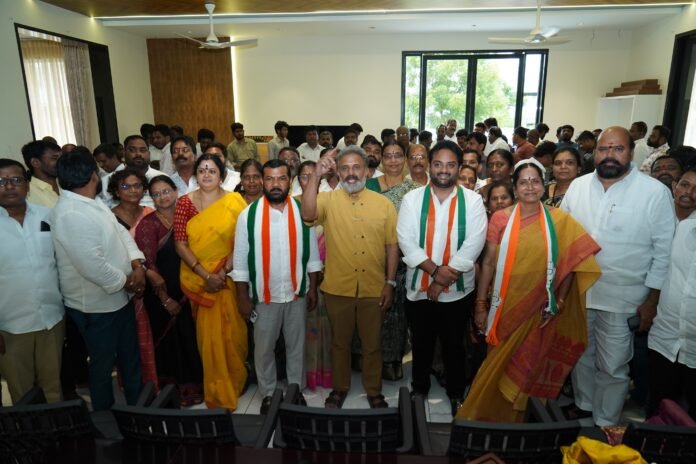 TPCC campaign committee chairman and former MP Madhuyashki Goud called for it..