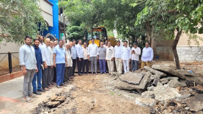 Corporator Moddu Lacchi Reddy visited the colony and supervised the works..
