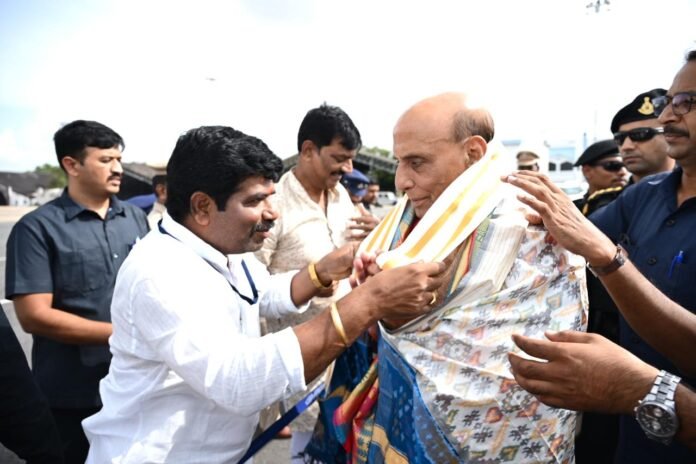 BJP leaders met the Union Minister at Begumpet Airport..