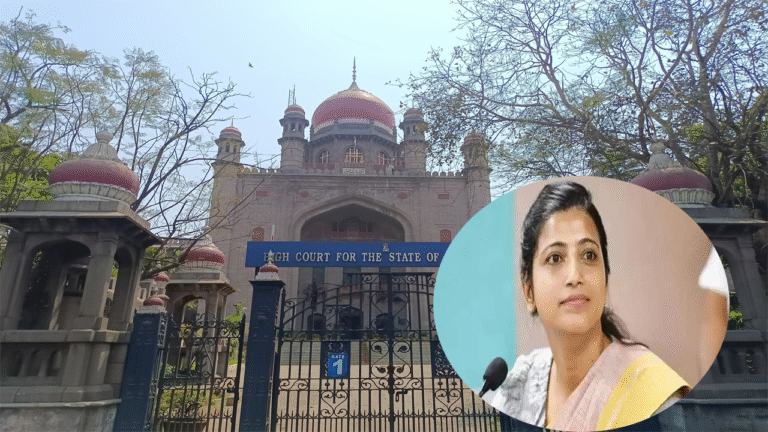 ఐఏఎస్‌ ఆమ్రపాలి కేసులో హైకోర్టు స్టే