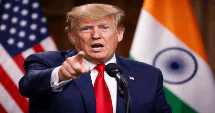 అమెరికా అధ్యక్షుడు డొనాల్డ్ ట్రంప్ భారత్‌పై టారిఫ్‌లు పెంచుతామంటూ హెచ్చరిస్తున్న దృశ్యం