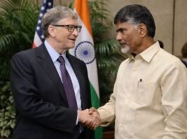 “మైక్రోసాఫ్ట్ వ్యవస్థాపకుడు బిల్ గేట్స్ మరియు ఆంధ్రప్రదేశ్ ముఖ్యమంత్రి చంద్రబాబు నాయుడు భేటీ. ఏఐ, ఆరోగ్యం, వ్యవసాయం, అమరావతి పెట్టుబడులపై చర్చలు.”